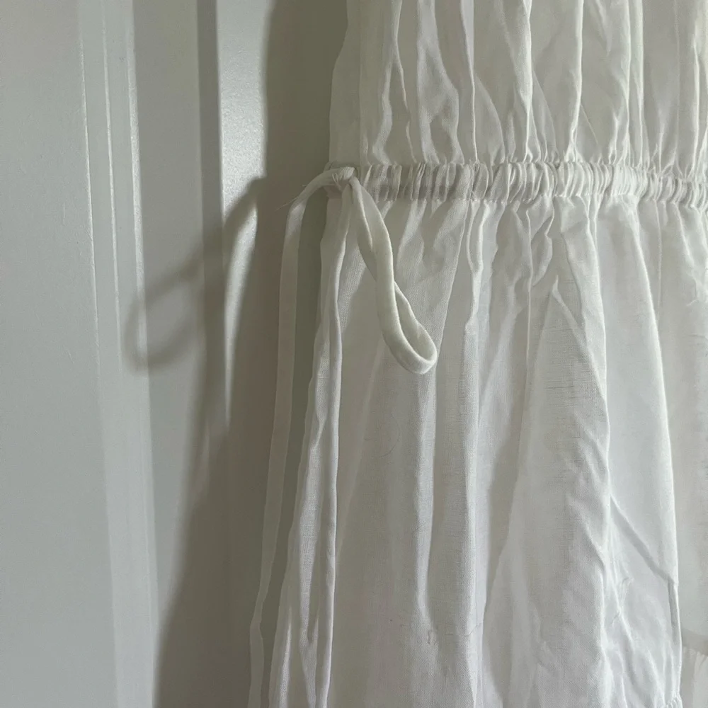 Gorgeous white flowy line maxi! BRAND NEW. Never worn - Picture 2 of 3